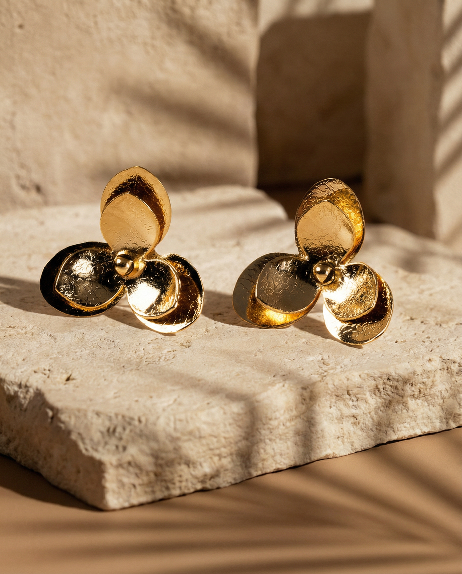 Aretes Amapola oro laminado Las Marujas