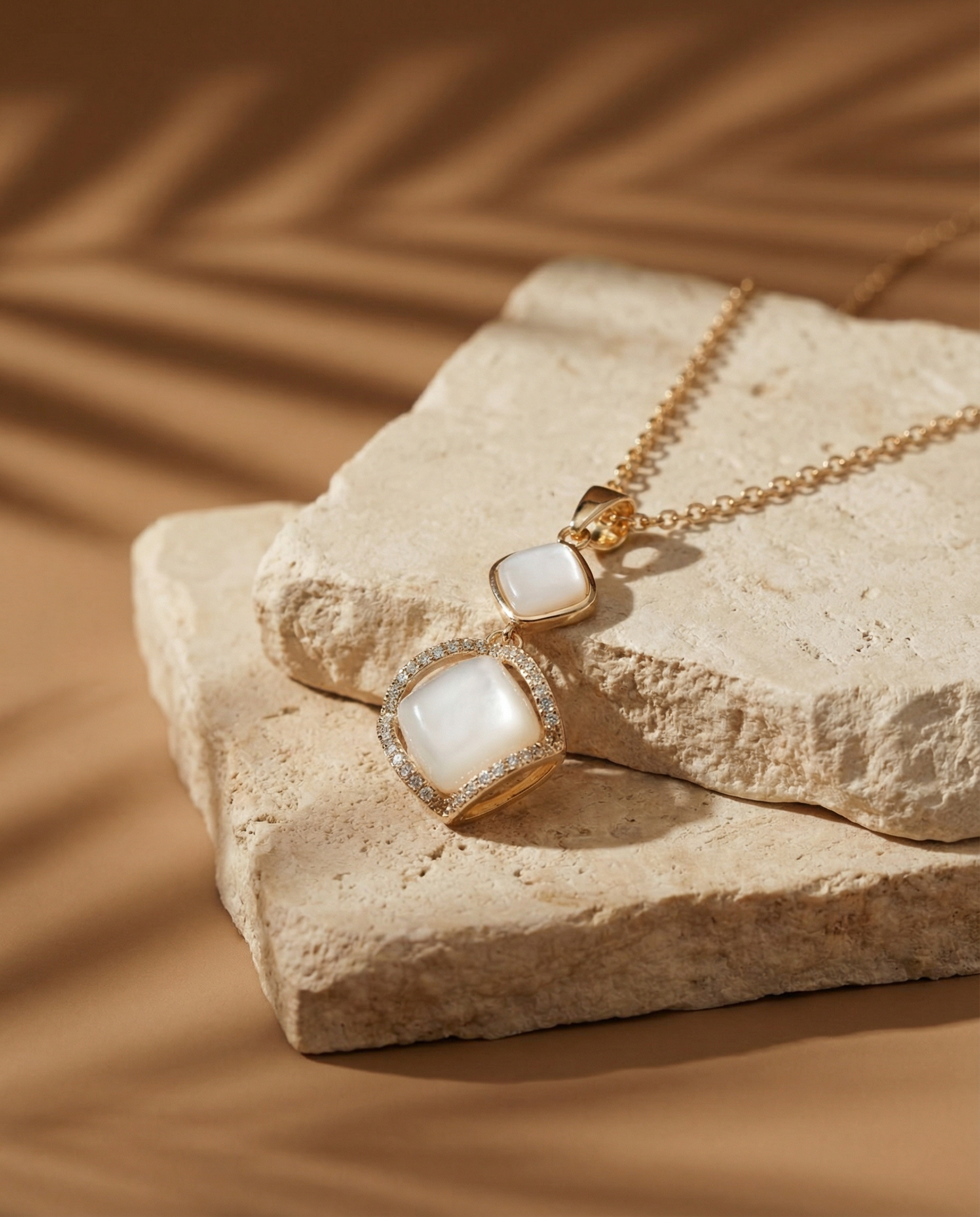 Set Rebeca collar y aretes oro laminado Las Marujas